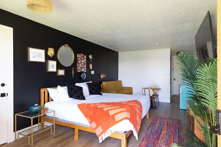 Room 28 of 59