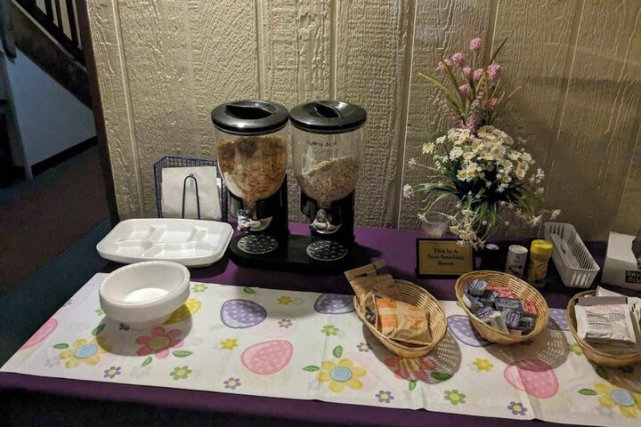 Breakfast/Coffee Service 82 of 89