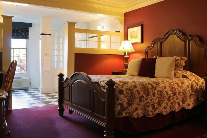 Room 27 of 39