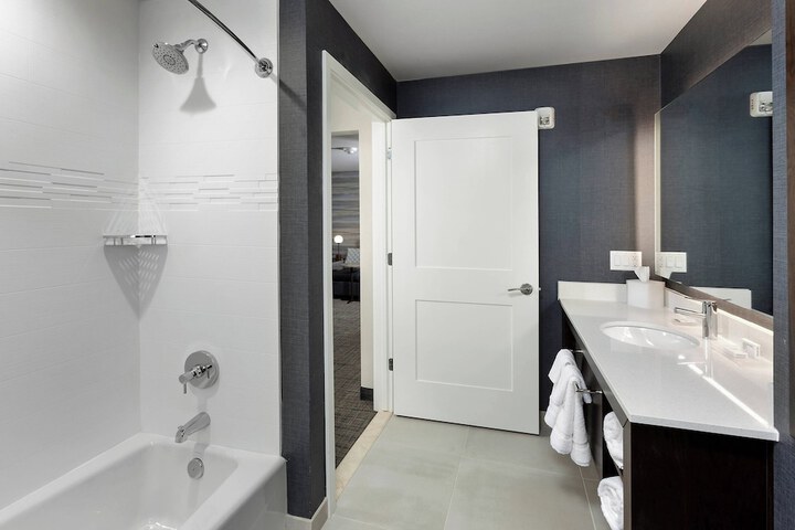 Residence Inn by Marriott Milwaukee Brookfield