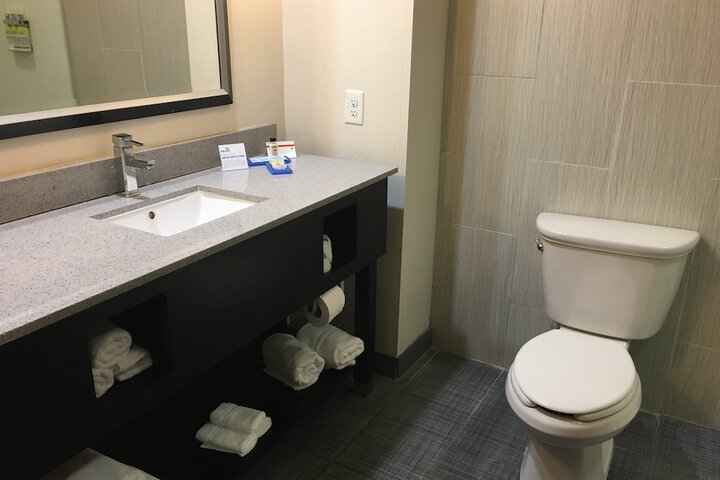 Room 20 of 33