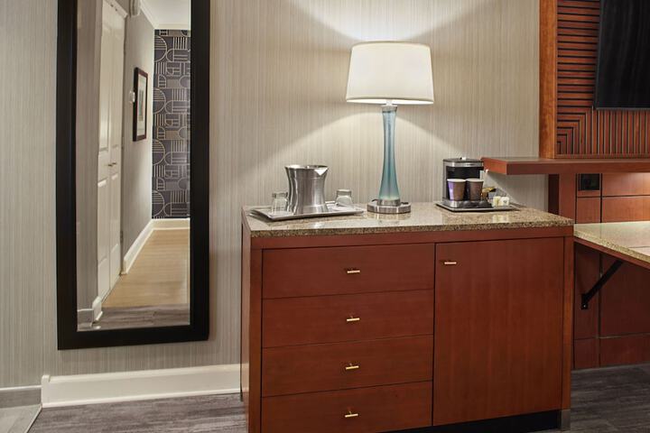 DoubleTree by Hilton Akron Fairlawn