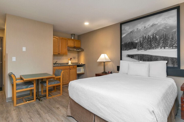 Room 21 of 53