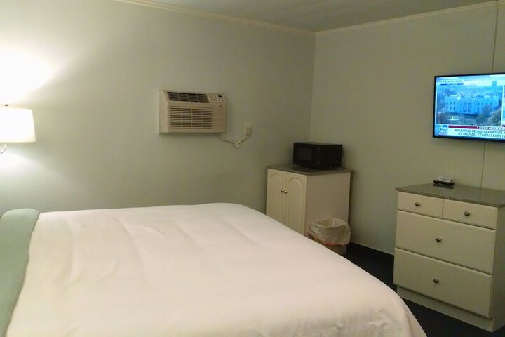 Room 16 of 27