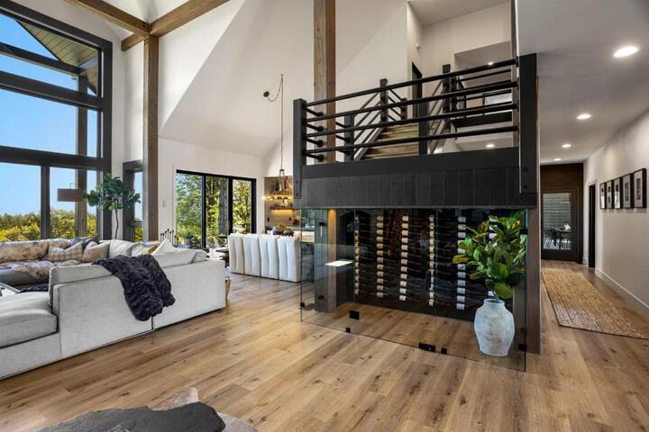 Escape to Wine Country Luxurious Getaway Awaits