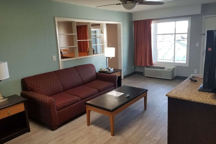 Room 18 of 48
