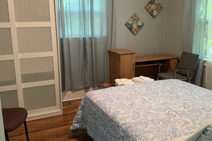 3 Bedroom House in Pontiac near Auburn Hill Palace DTE Energy