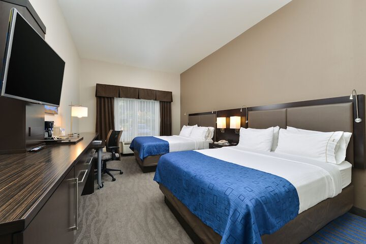 Holiday Inn Express St. Louis West - OFallon by IHG