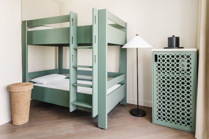 Room 43 of 73
