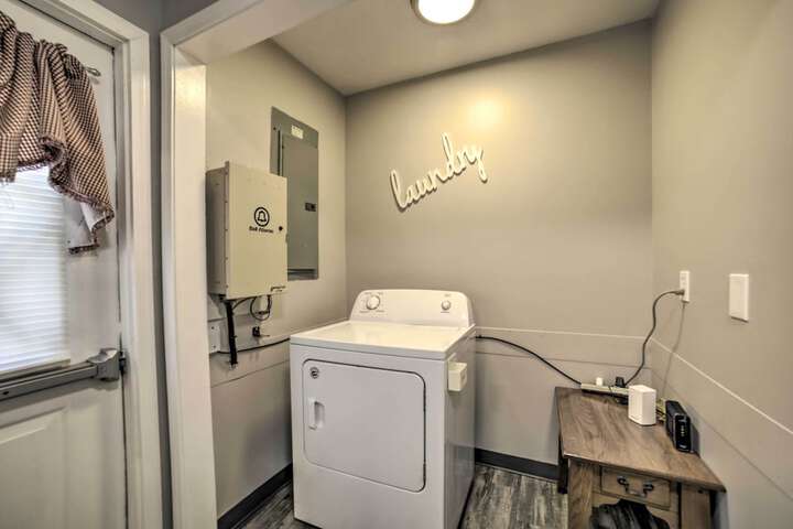 Near Mines & Meadows: Spacious Home w / Game Room