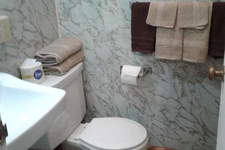Room 32 of 73