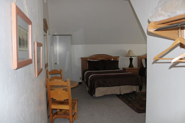 Room 43 of 104