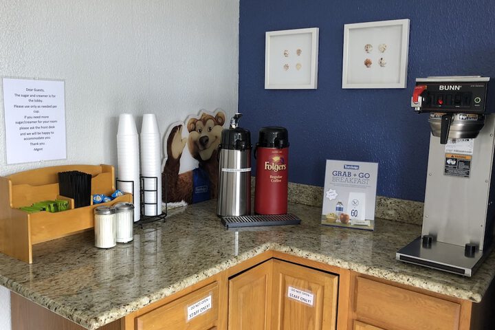Breakfast/Coffee Service 19 of 25