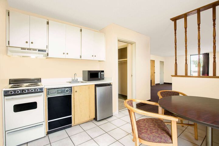 Days Inn by Wyndham Easley / Greenville/Clemson Area