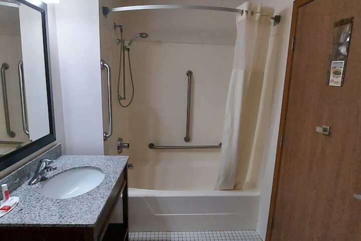 Room 20 of 35