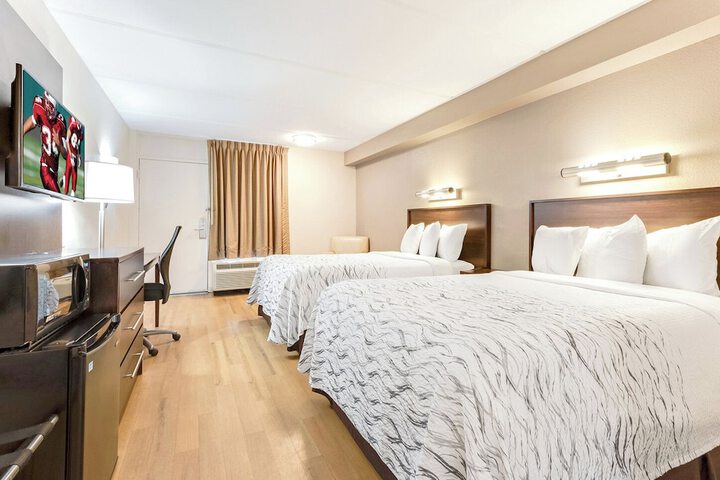 Room 16 of 28
