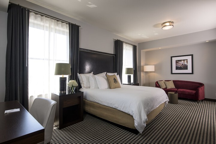Room 16 of 33