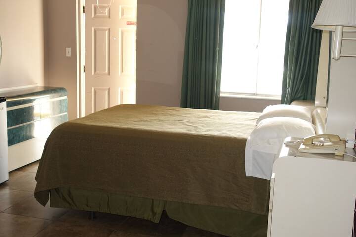 Room 17 of 18
