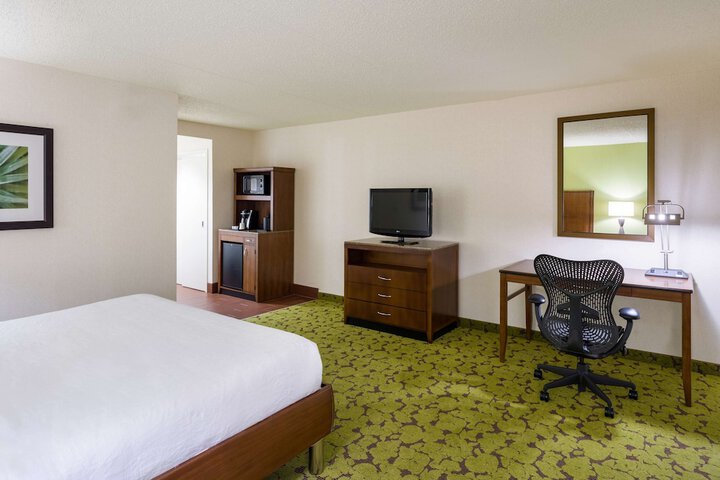 Hilton Garden Inn Edison / Raritan Center