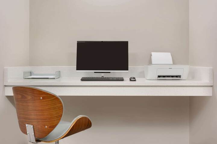 Business Center 27 of 27