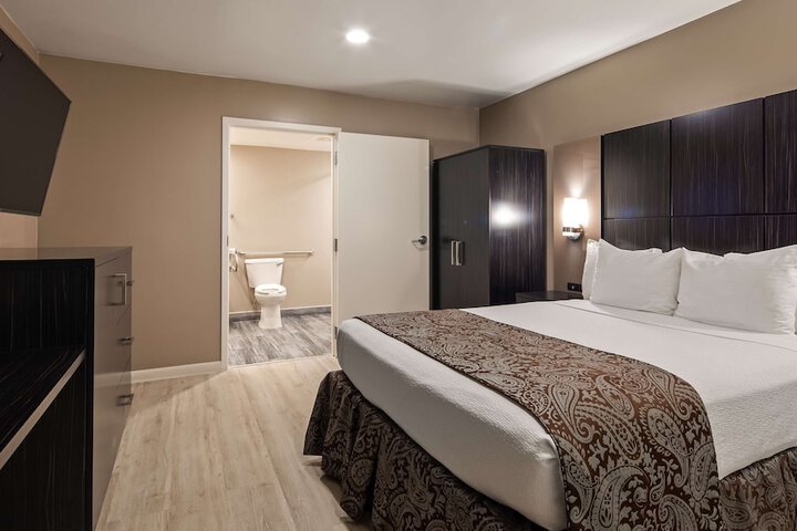 Room 13 of 15