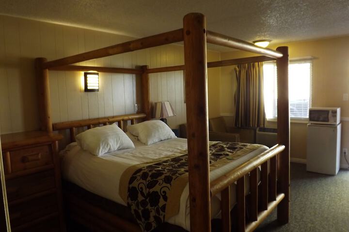 Room 35 of 47