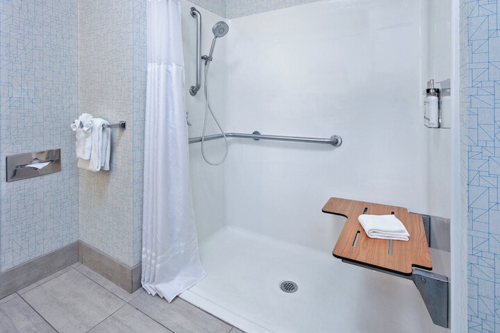 Holiday Inn Express Hotel & Suites Urbana-Champaign by IHG