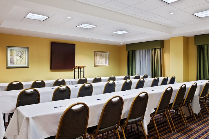 Holiday Inn Express Hotel & Suites Richmond-Brandermill by IHG