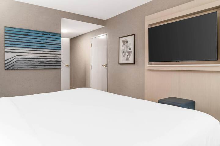 Radisson Plaza Hotel at Kalamazoo Center