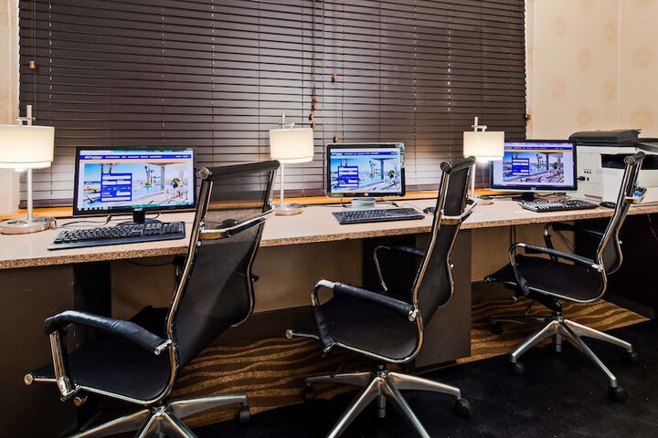 Best Western Plus Richmond Airport Hotel