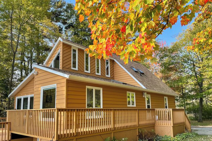 Private Beach & Deck: Spacious Lake Michigan Home