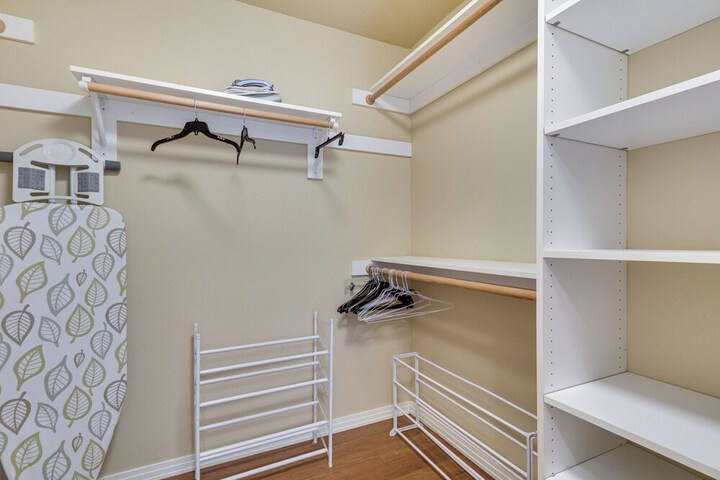 Lake Oswego Home w / Deck 9 Mi to Downtown Portland