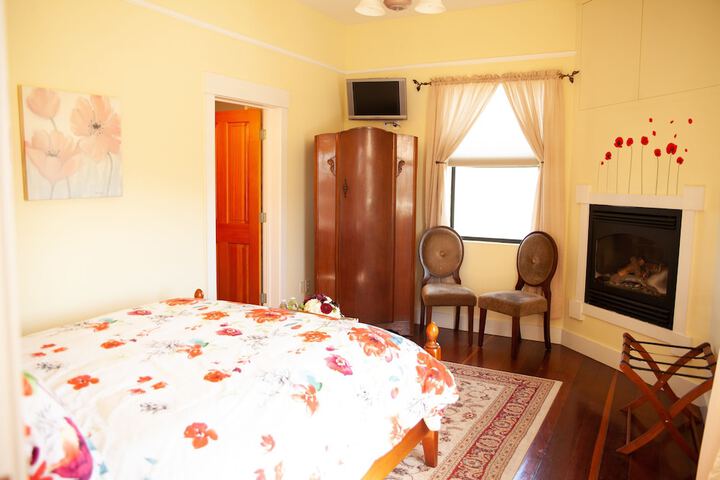 Room 51 of 74