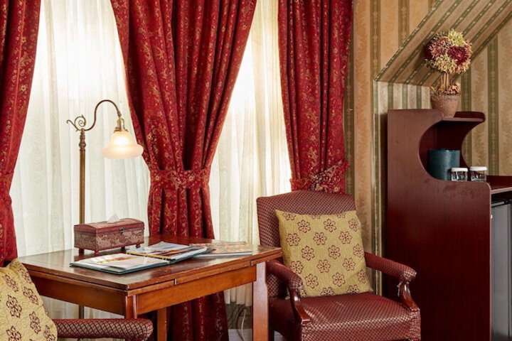 Room 10 of 75