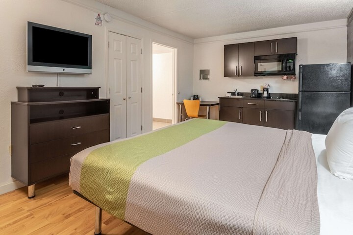 Room 19 of 38