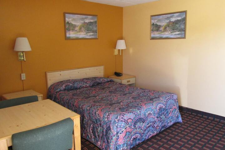 Room 12 of 25