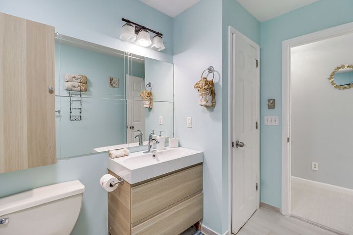 Long Pond Home w / Private Hot Tub & Game Room