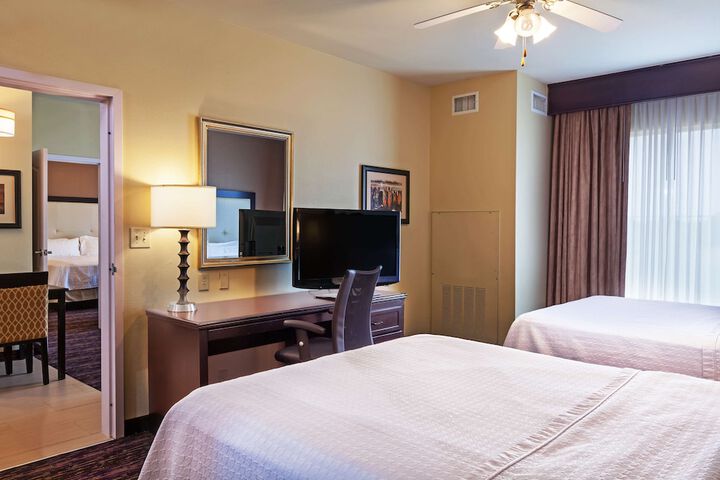Room 25 of 33