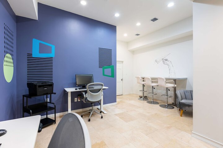 Business Center 42 of 49