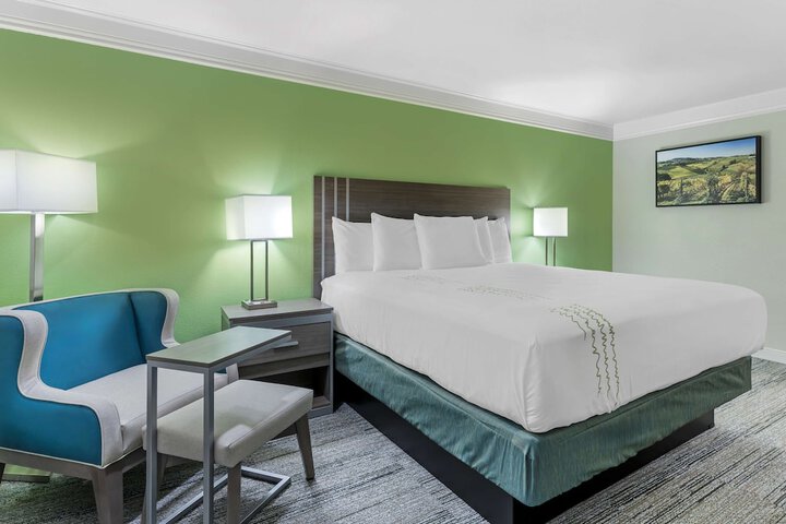 Room 21 of 30