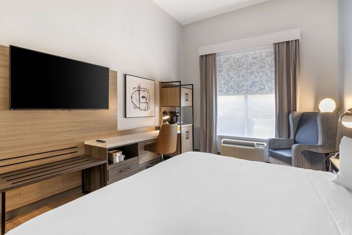 Room 73 of 84