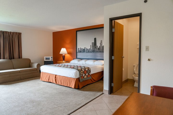 Room 33 of 49