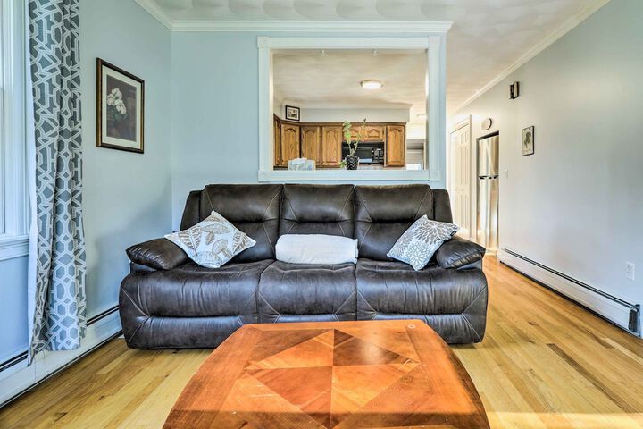 7 Mi to Downtown Providence: Quiet Apt in Seekonk