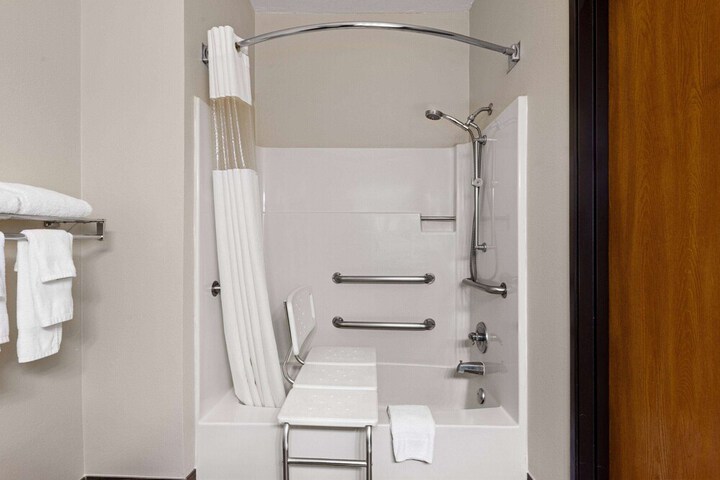 Baymont by Wyndham Waterloo