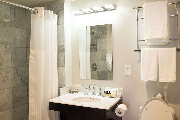 The Esquire Hotel Downtown Gastonia an Ascend Collection Hotel