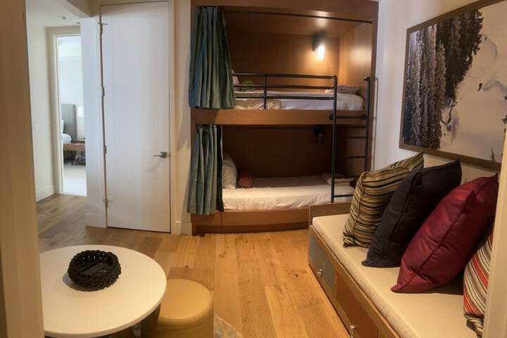 Room 54 of 187