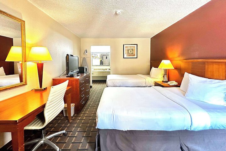 Room 7 of 14