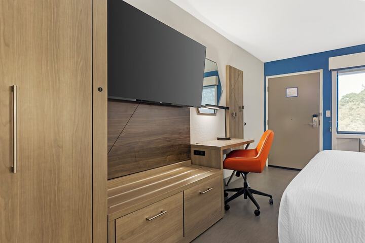 Holiday Inn Express Hyannis Cape Cod by IHG
