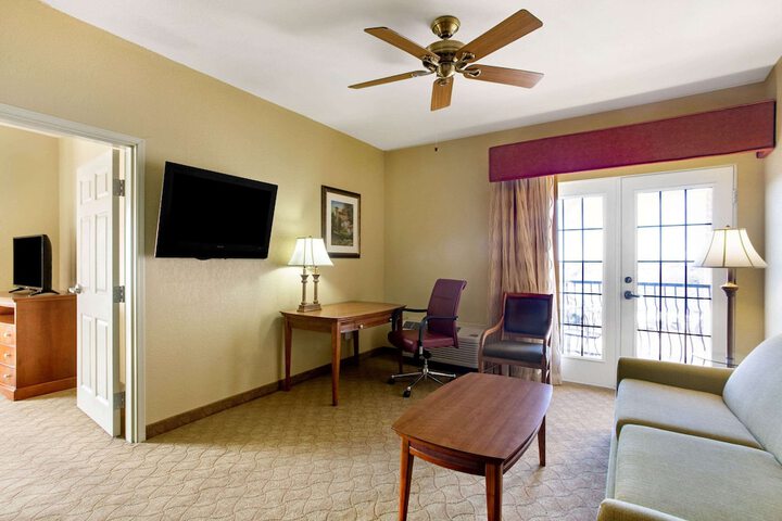 Room 80 of 100