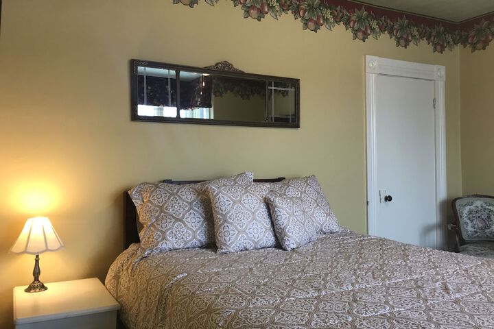 Room 44 of 103